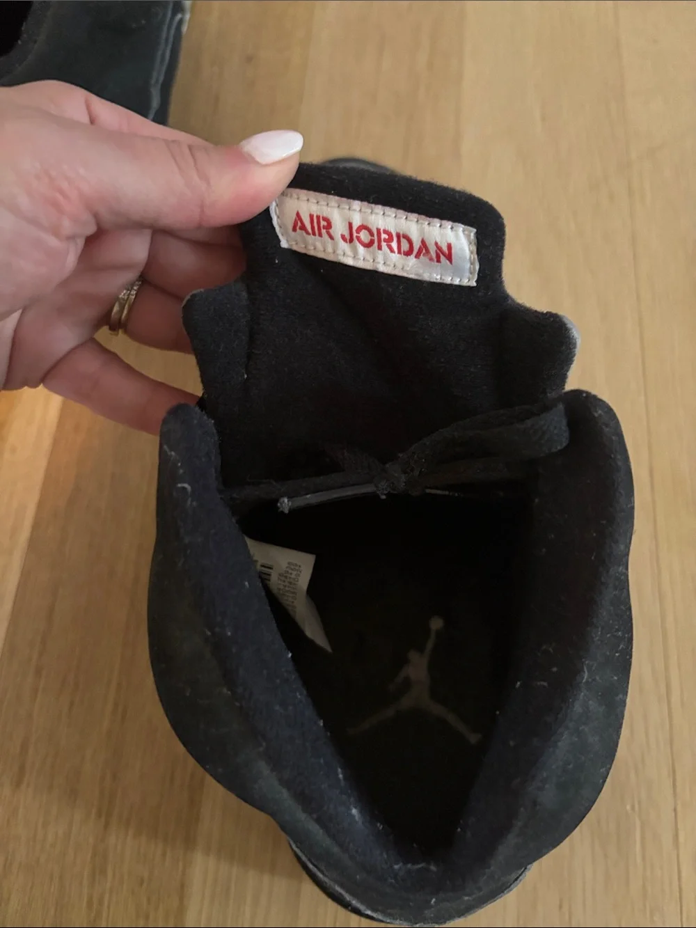 Nike Air Jordan 5 Retro sneakers in black & metallic size 8.5